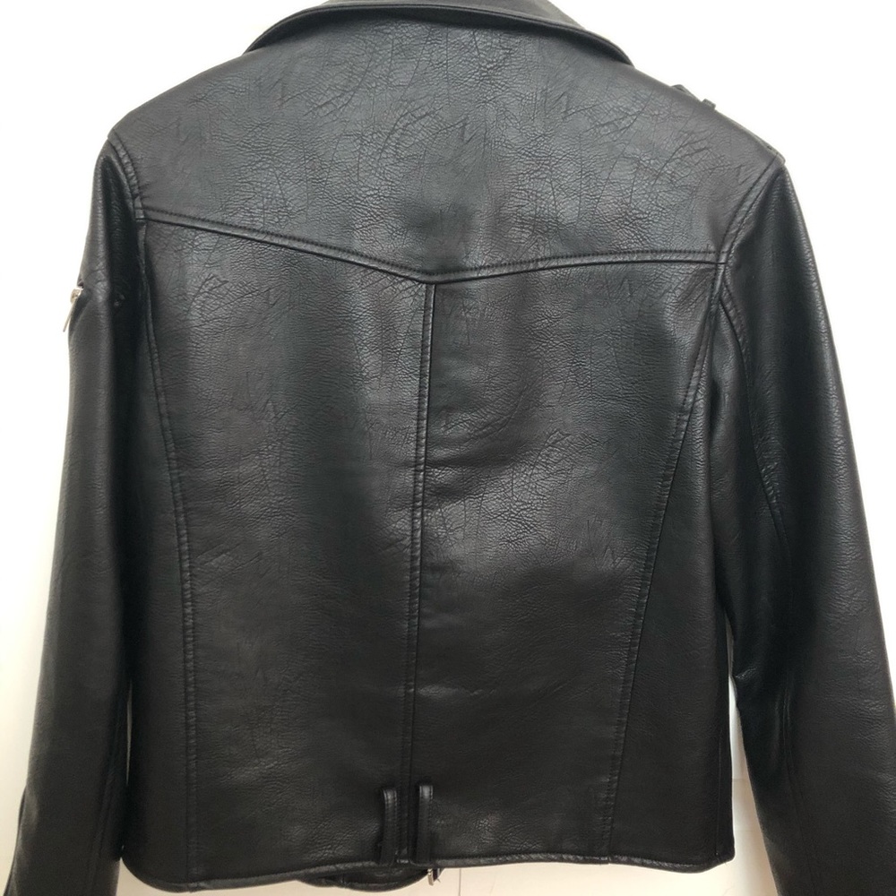 Faux leather jacket LIKE NEW! Very durable 👍🏼 - Picture 4 of 4